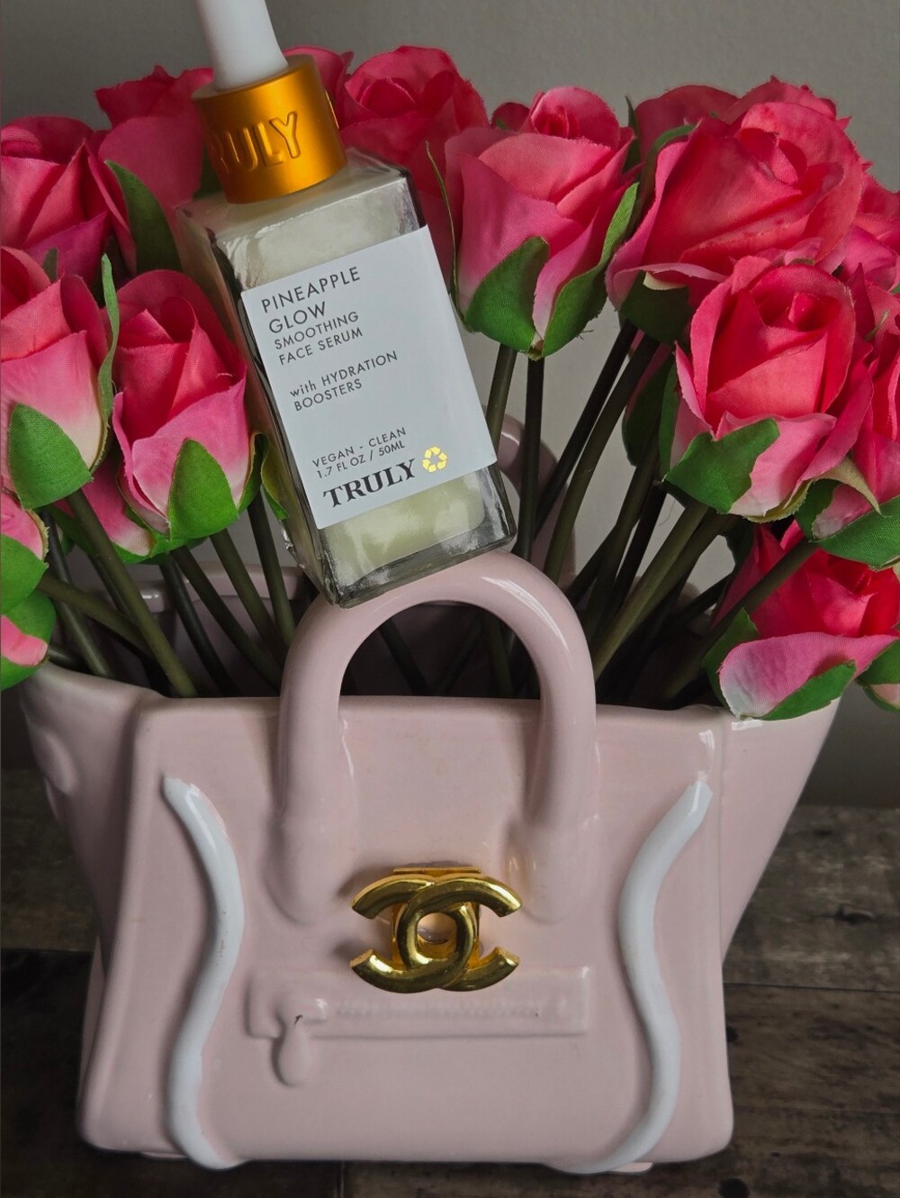 TRULY Pineapple Glow Smoothing Face Serum — Yellow